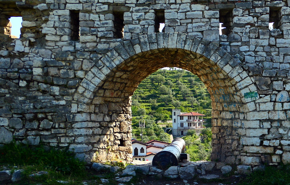 berat-albanien-fort-kanon2