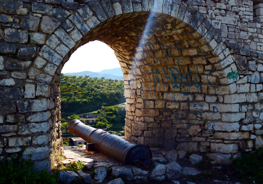 berat-albanien-fort-kanon3