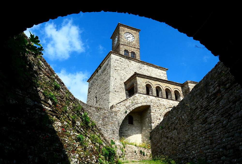 gjirokaster-albanien-fortet-klocktorn
