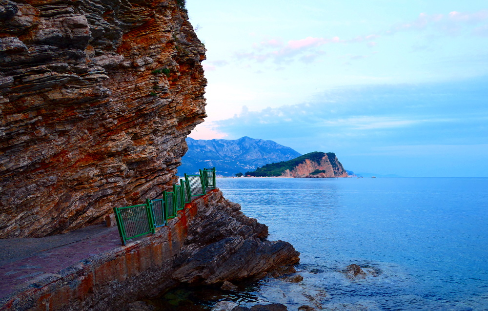 montenegro-budva-strandpromenad2